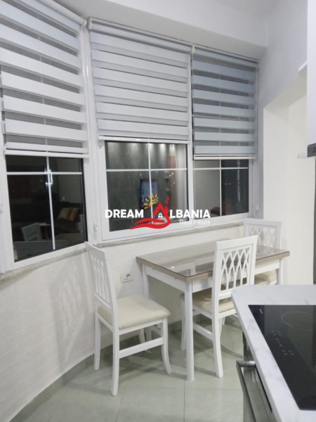 Tirane, jepet me qera apartament 2+1 , 80 m² 590 € 