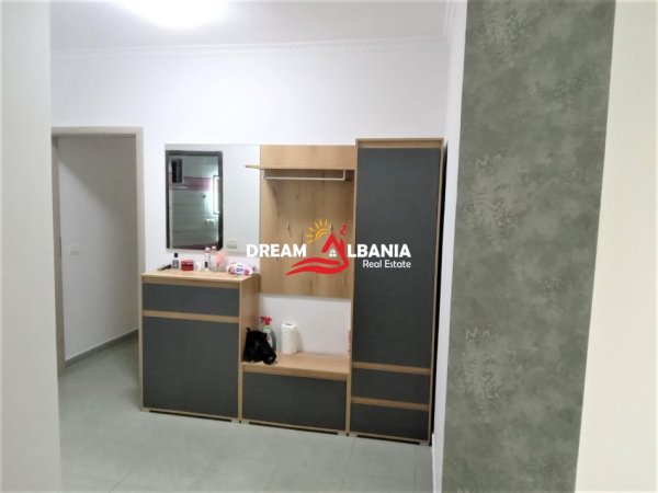 Tirane, jepet me qera apartament 2+1 , 80 m² 590 € 