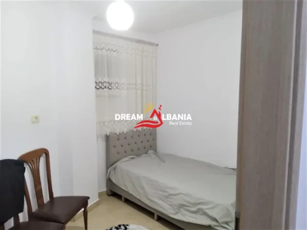 Tirane, jepet me qera apartament 2+1 , 80 m² 590 € 