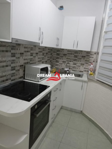 Tirane, jepet me qera apartament 2+1 , 80 m² 590 € 