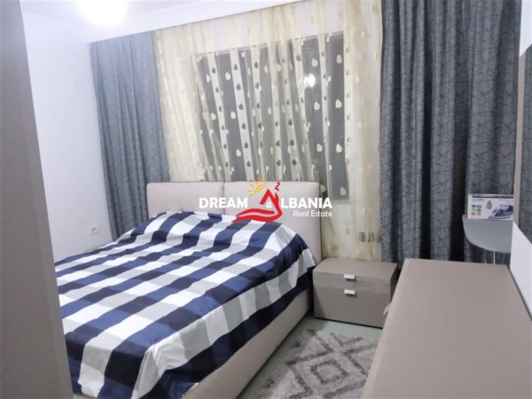 Tirane, jepet me qera apartament 2+1 , 80 m² 590 € 