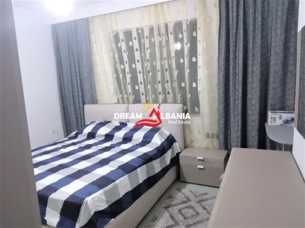 Tirane, jepet me qera apartament 2+1 , 80 m² 590 € 