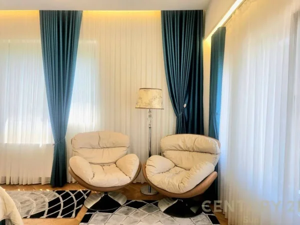 Tirane, shes Vile 3+1+Aneks+Ballkon Kati 3, 404 m² 700.000 € (TEG)