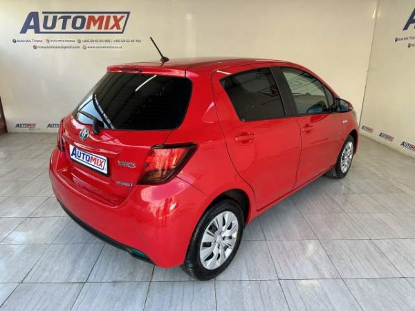 Tirane, shes makine Toyota YARIS Viti 2014, 11.200 Euro