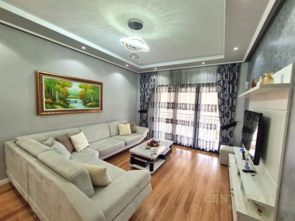 Tirane, jepet me qera apartament 2+1+BLK Kati 5, 105 m² 520 Euro (Green City)