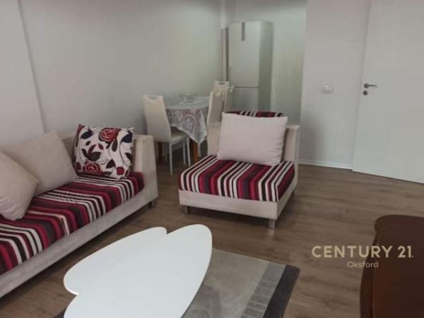 Tirane, jepet me qera apartament 1+1+BLK Kati 5, 59 m² 400 Euro (afer Pallatit me shigjeta)