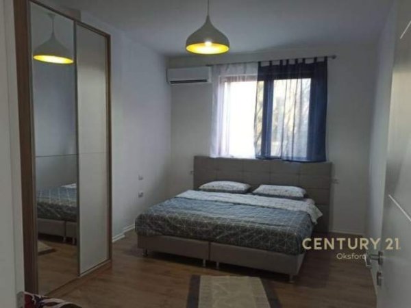 Tirane, jepet me qera apartament 1+1+BLK Kati 5, 59 m² 400 Euro (afer Pallatit me shigjeta)
