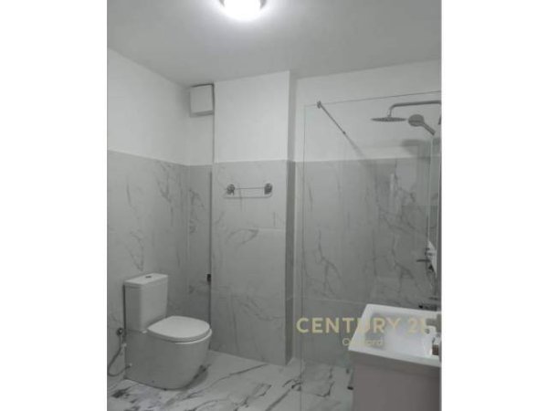 Tirane, jepet me qera apartament 1+1+BLK Kati 5, 59 m² 400 Euro (afer Pallatit me shigjeta)