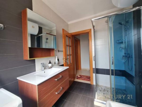 Tirane, jepet me qera apartament Kati 4, 66 m² 400 Euro (Rruga Mine Peza)