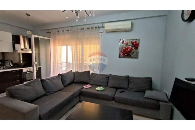 Tirane, jepet me qera apartament 1+1 Kati 4, 60 m² 350 Euro (Don Bosko)