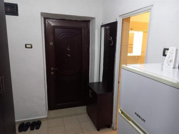 Tirane, jepet me qera garsonier 1+1 Kati 1, 40 m² 25.000 Leke (MYSLYM SHYRI)