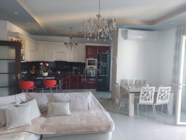 Tirane, jepet me qera apartament 2+1+BLK Kati 1, 120 m² 500 Euro (Porcelan)