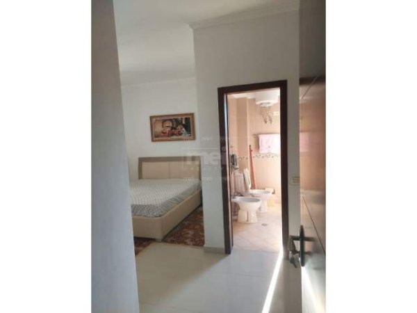 Tirane, jepet me qera apartament 2+1+BLK Kati 1, 120 m² 500 Euro (Porcelan)