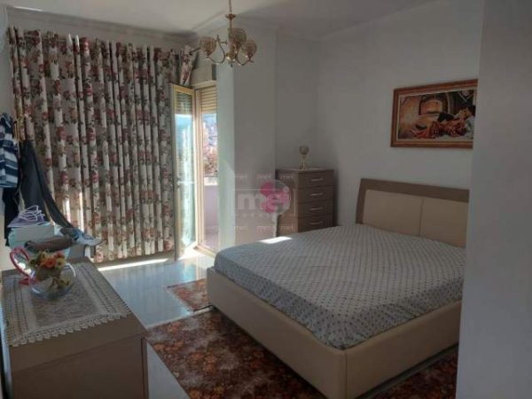 Tirane, jepet me qera apartament 2+1+BLK Kati 1, 120 m² 500 Euro (Porcelan)