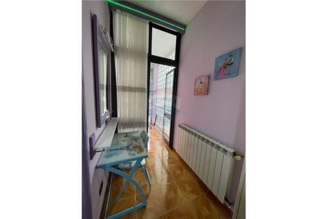 Tirane, jepet me qera apartament 150 m² 700 Euro (shkolla baletit)
