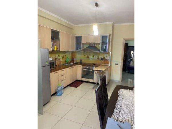Tirane, jepet me qera apartament 2+1+BLK Kati 5, 110 m² 350