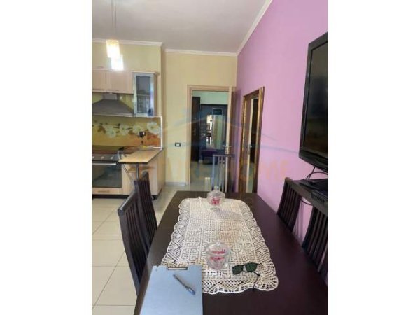 Tirane, jepet me qera apartament 2+1+BLK Kati 5, 110 m² 350