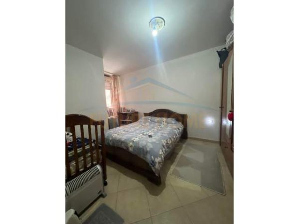 Tirane, shitet apartament 2+1 Kati 2, 93 m² 93.000 Euro (Unaza e Re)
