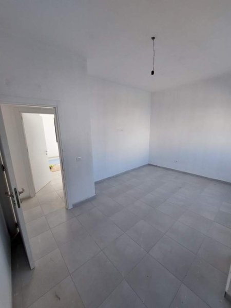Tirane, shitet apartament 3+1+A+BLK Kati 2, 139 m² 180.700
