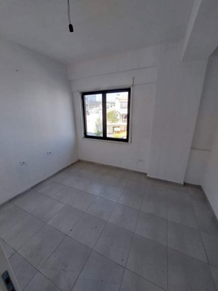 Tirane, shitet apartament 3+1+A+BLK Kati 2, 139 m² 180.700