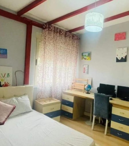 Tirane, jepet me qera apartament 3+1+A+BLK Kati 7, 700 Euro