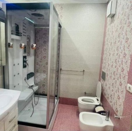 Tirane, jepet me qera apartament 3+1+A+BLK Kati 7, 700 Euro