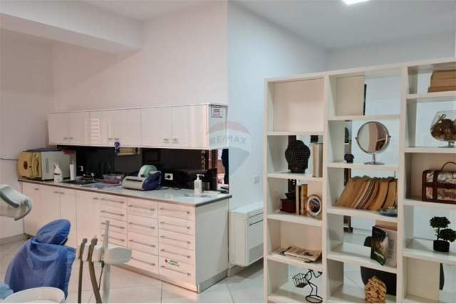 Tirane, shitet ambjent biznesi Kati 1, 75 m² 25.000 Euro (Rruga e Kavajes)