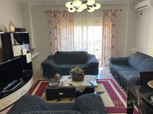 Tirane, jepet me qera apartament 3+1+A+BLK Kati 5, 135 m² 700 Euro (rruga Siri Kodra, Selvia)