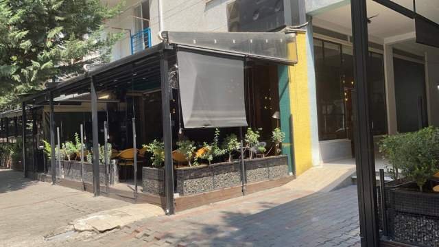 Tirane, jap me qera ambjent biznesi 100 m² 1.000 Euro (BULEVARDI I RI)