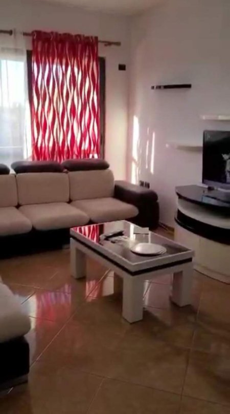 Tirane, jepet me qera apartament 1+1+BLK Kati 6, 70 m² 35.000 Leke (prane 2 Palmat)