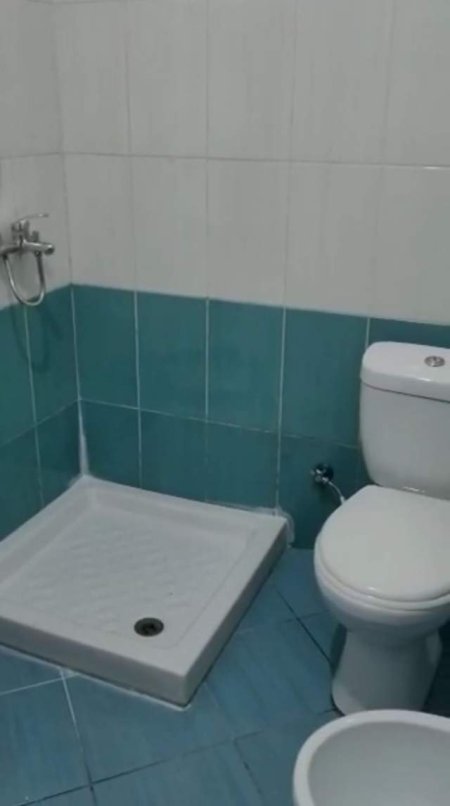 Tirane, jepet me qera apartament 1+1+BLK Kati 6, 70 m² 35.000 Leke (prane 2 Palmat)