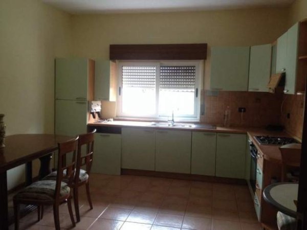 Tirane, jepet me qera apartament 1+1+A Kati 3, 50 m² 37.000 Leke (Siri Kodra)