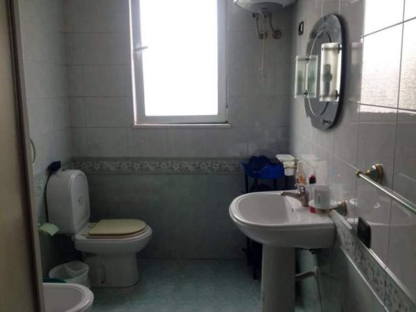 Tirane, jepet me qera apartament 1+1+A Kati 3, 50 m² 37.000 Leke (Siri Kodra)