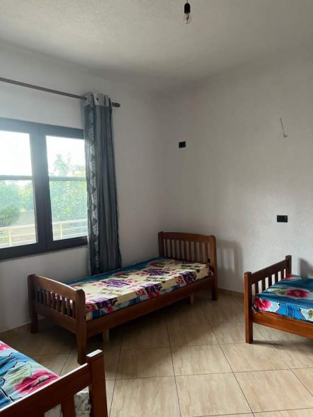 Tirane, jepet me qera shtepi 3+1 Kati 1, 100 m² 30.000 Leke (rruga Todi Shkurti)