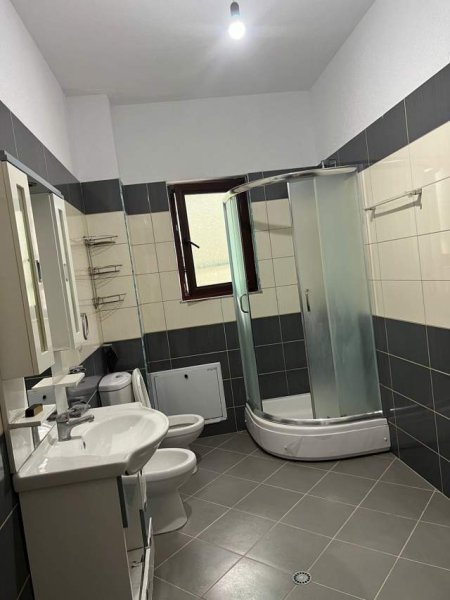 Tirane, jepet me qera shtepi 3+1 Kati 1, 100 m² 30.000 Leke (rruga Todi Shkurti)