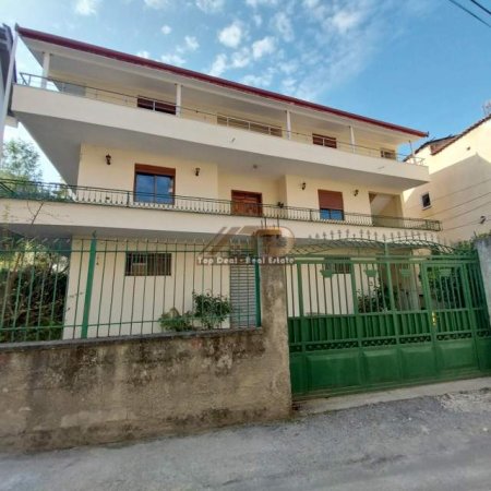 Tirane, jepet me qera Vile 2+1+BLK Kati 3, 110 m² 360 Euro
