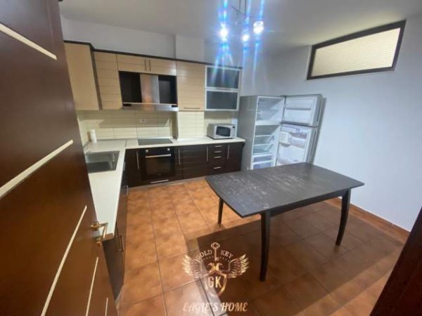 Durres, jepet me qera apartament 4+1+BLK Kati 7, 150 m² 500 Euro (Drejtoria Policis,Durres)
