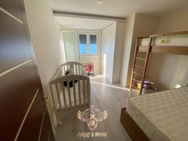 Durres, jepet me qera apartament 4+1+BLK Kati 7, 150 m² 500 Euro (Drejtoria Policis,Durres)