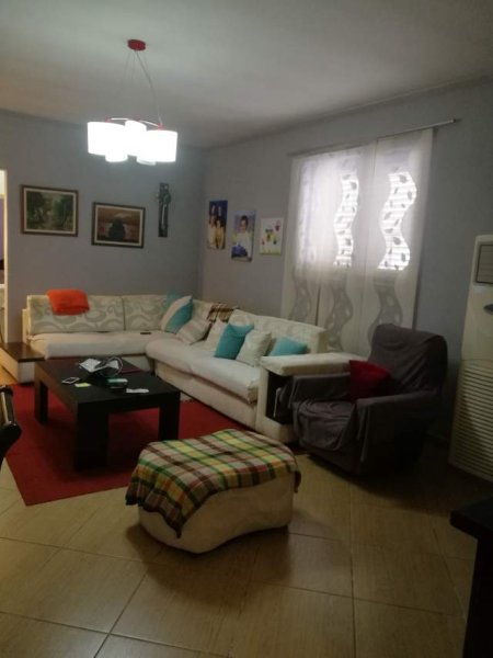 Tirane, jepet me qera apartament 2+1 Kati 1, 110 m² 400 Euro (Rruga Hoxha Tahsin)