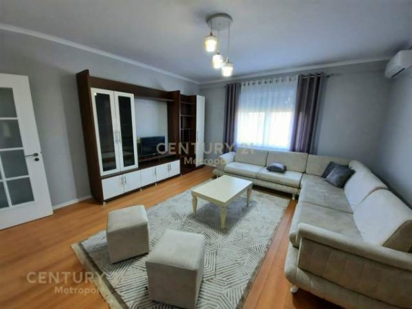 Tirane, jepet me qera apartament 2+1+BLK Kati 2, 120 m² 700 Euro (Kopshit Botanik, prane Restorant "Pavarotti")