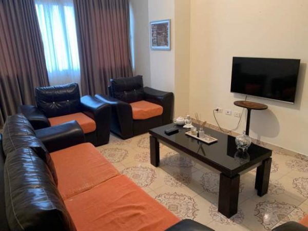 Tirane, jepet me qera apartament 1+1+BLK Kati 4, 75 m² 250 Euro
