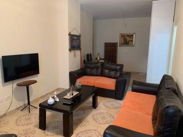 Tirane, jepet me qera apartament 1+1+BLK Kati 4, 75 m² 250 Euro