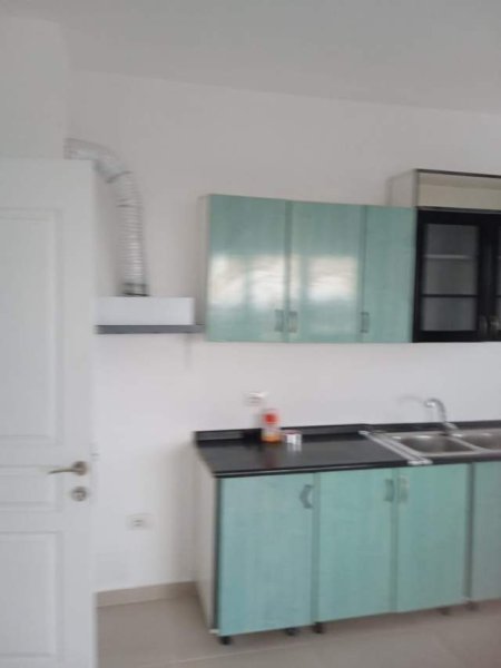 Tirane, jepet me qera apartament 1+1 Kati 7, 70 m² 300 Euro (Kongrei Manastirit)