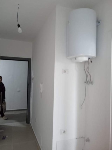 Tirane, jepet me qera apartament 1+1 Kati 7, 70 m² 300 Euro (Kongrei Manastirit)