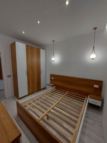 Tirane, jepet me qera kati 1-re i nje shtepie 1+1+BLK Kati 1, 60 m² 400 Euro