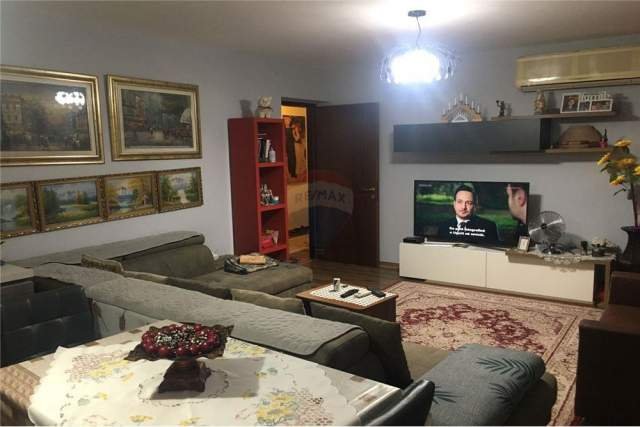 Tirane, jepet me qera apartament 1+1 Kati 4, 85 m² 500 Euro (Tirana e Re - Petronini)