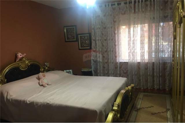 Tirane, jepet me qera apartament 1+1 Kati 4, 85 m² 500 Euro (Tirana e Re - Petronini)