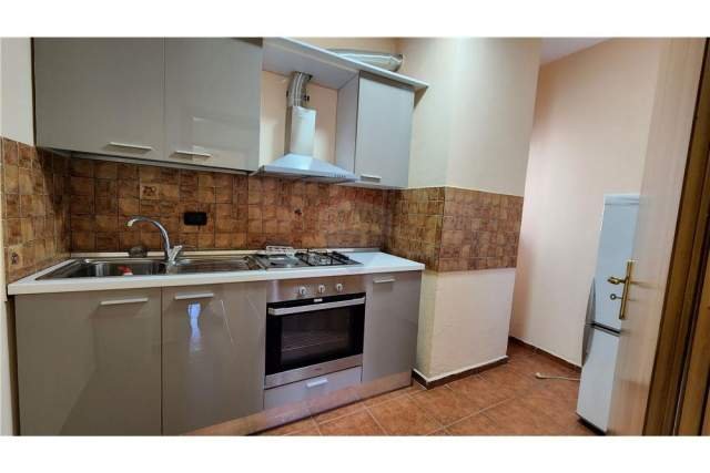 Tirane, jepet me qera apartament 2+1+BLK Kati 5, 81 m² 600 Euro (Rruga Myslym Shyri)