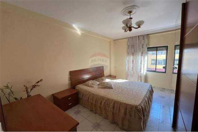 Tirane, jepet me qera apartament 2+1 Kati 4, 98 m² 350 Euro (Don Bosko)