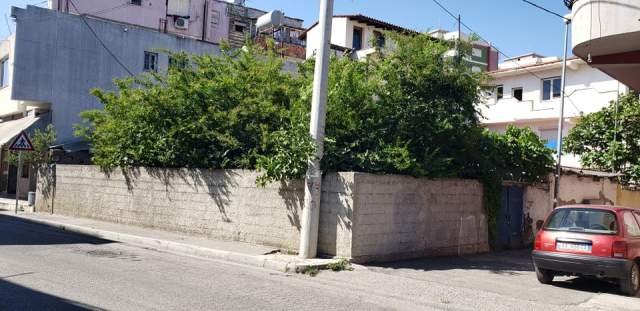 Durres, shitet shtepi 2+1 Kati 1, 200 m² 65.000 Euro (Rruga e Kualidimit, Shkozet)